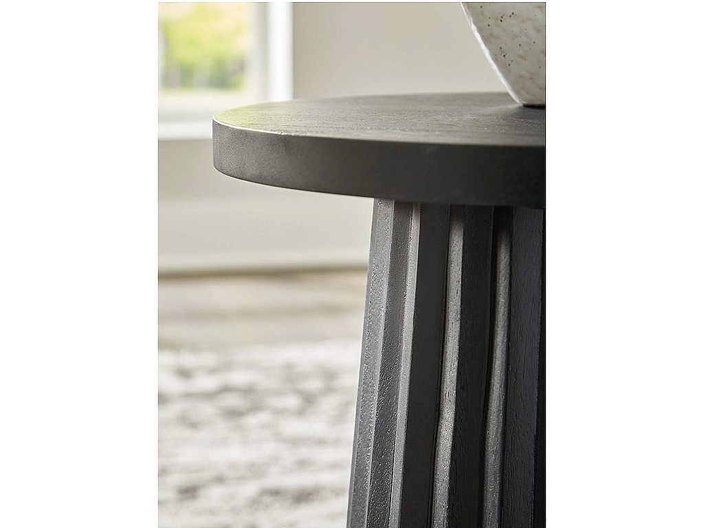 Ceilby Accent Table - image 2