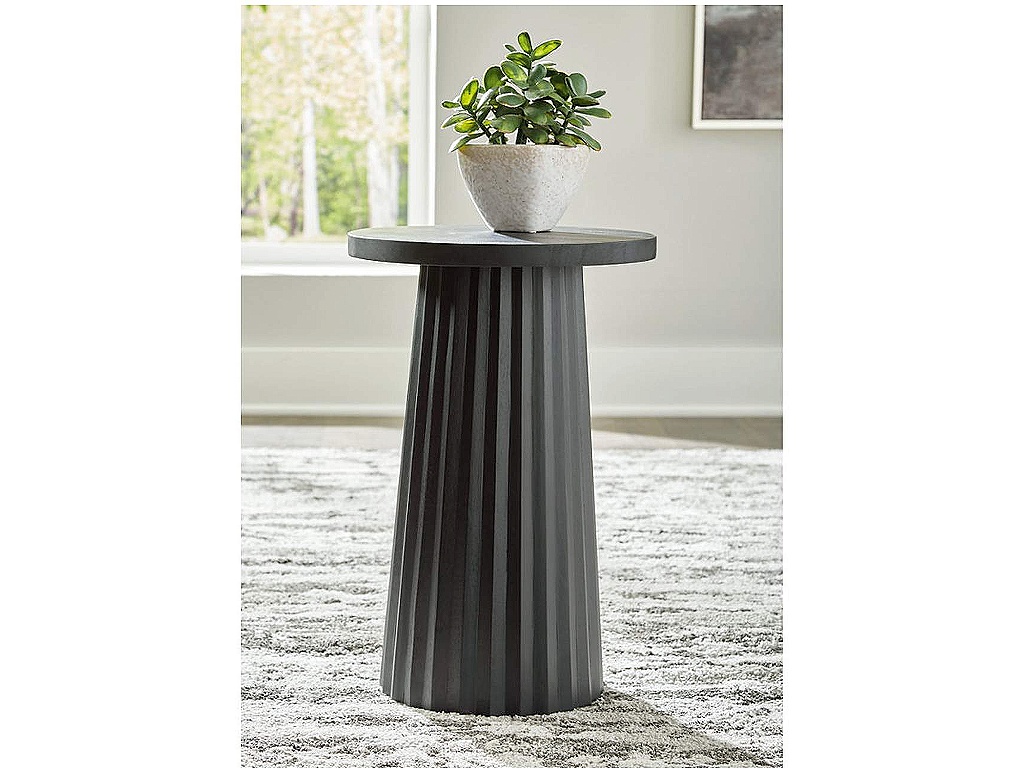 Ceilby Accent Table - image 1