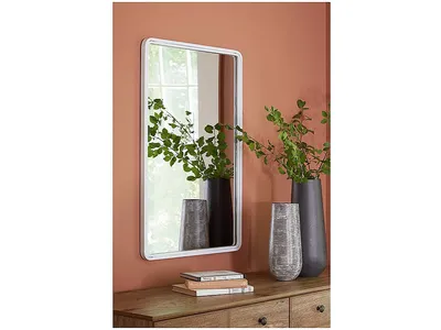Brocky Accent Mirror
