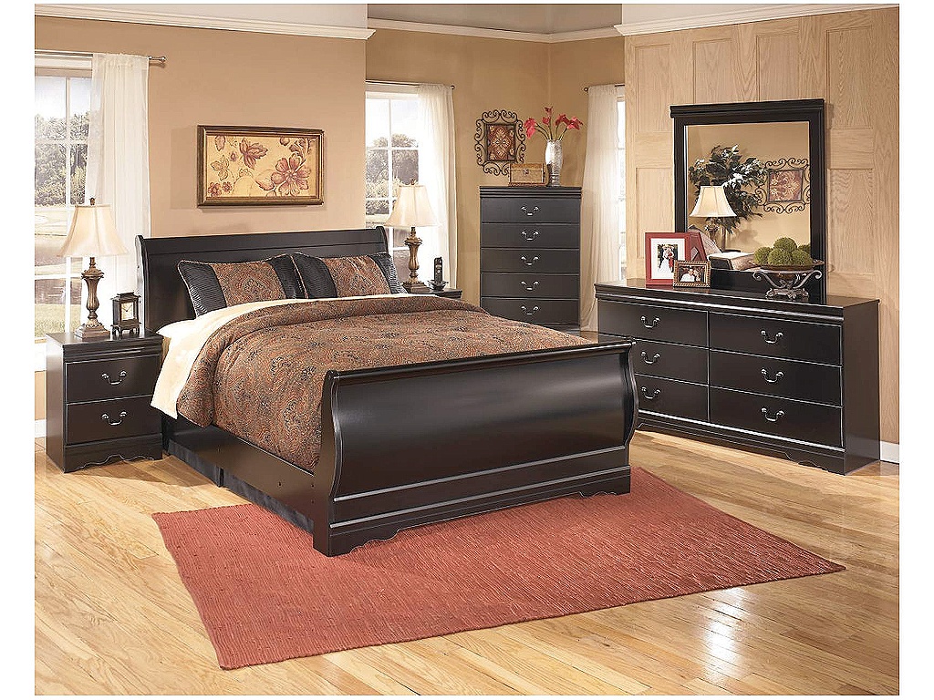 Huey Vineyard Chest of Drawers - image 4