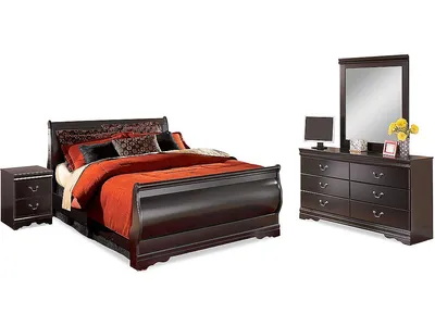 Huey Vineyard Queen Bed with Mirrored Dresser and Nightstand