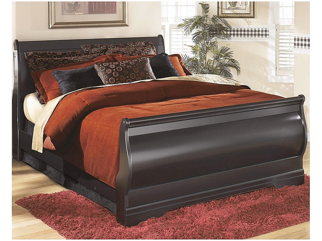 Huey Vineyard Full Sleigh Bed, Dresser, Mirror, Chest and Nightstand - image 8