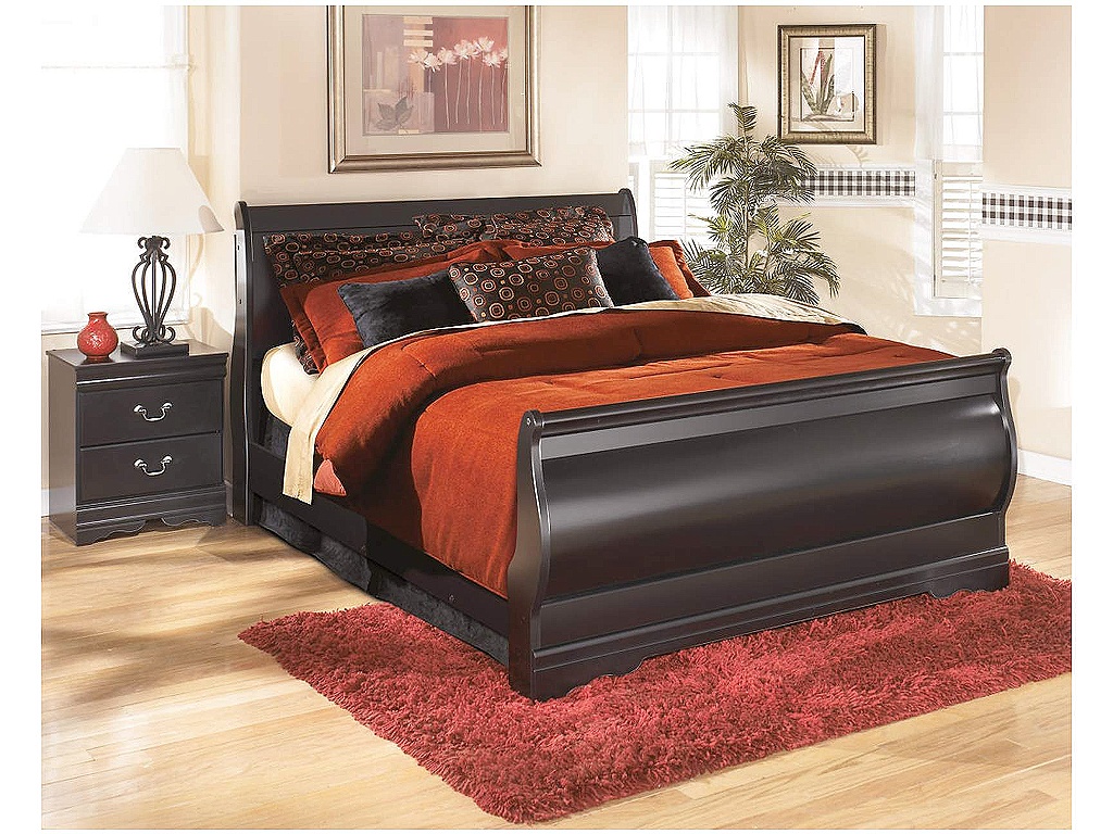 Huey Vineyard Full Sleigh Bed, Dresser, Mirror, Chest and Nightstand - image 11