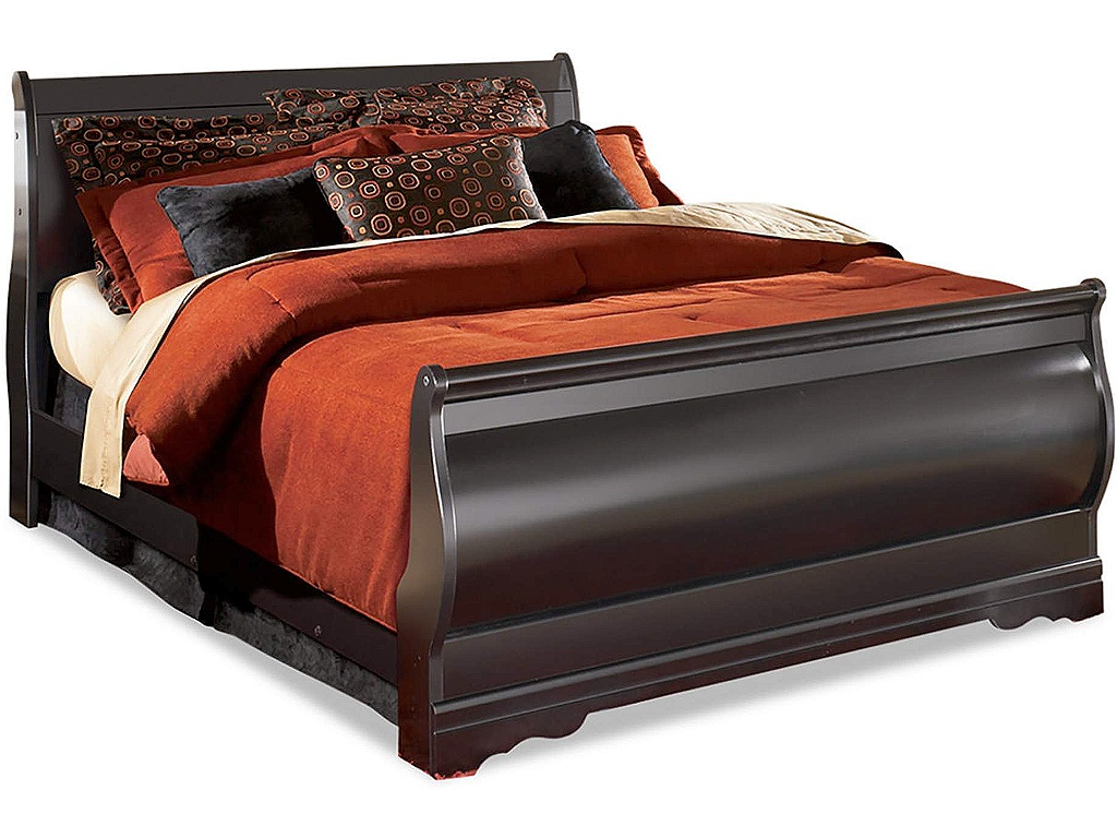 Huey Vineyard Queen Sleigh Bed and Nightstand - image 1
