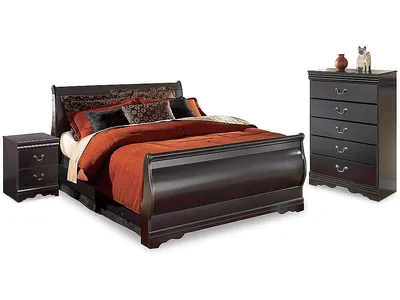 Huey Vineyard Full Sleigh Bed, Chest and 2 Nightstands