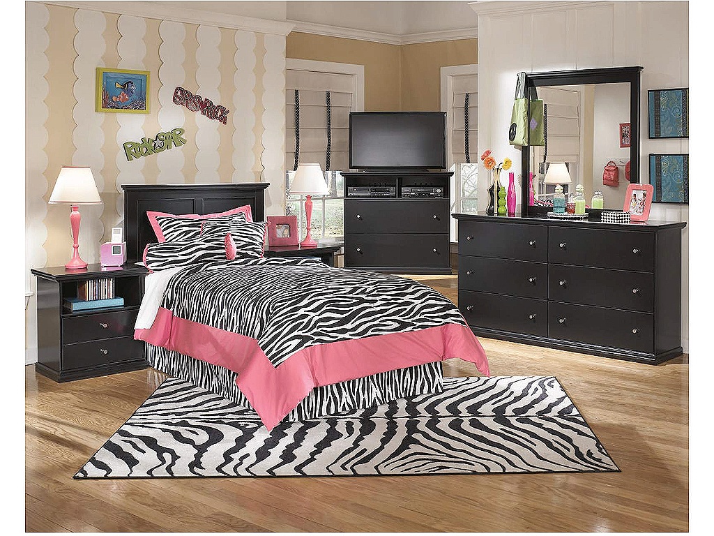 Maribel Nightstand - image 7