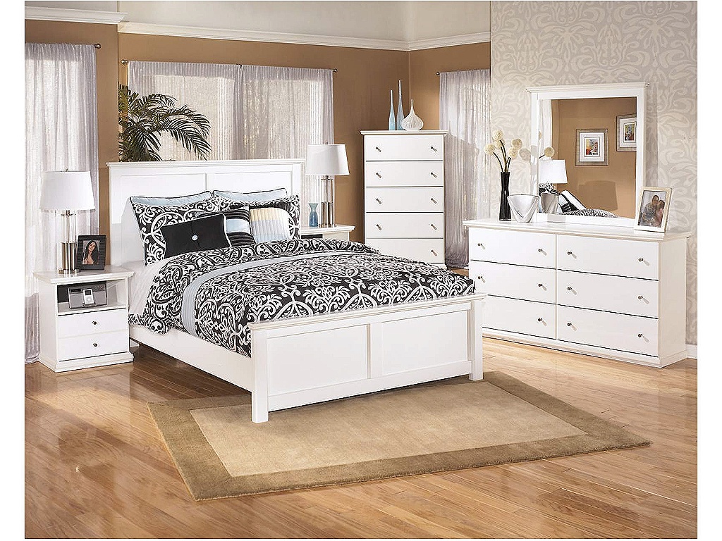 Bostwick Shoals Chest of Drawers - image 4