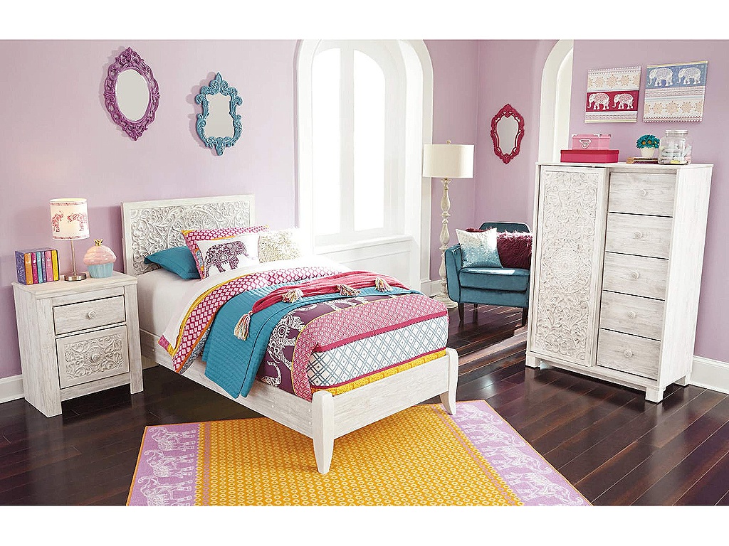 Paxberry Nightstand - image 7