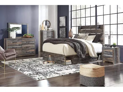Drystan Queen Panel Bed with Mirrored Dresser and Nightstand