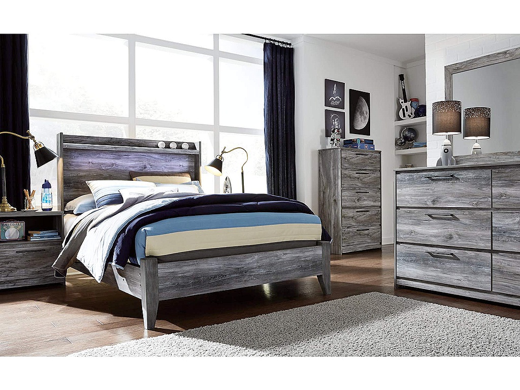 Baystorm Full Panel Bed and Chest - image 5