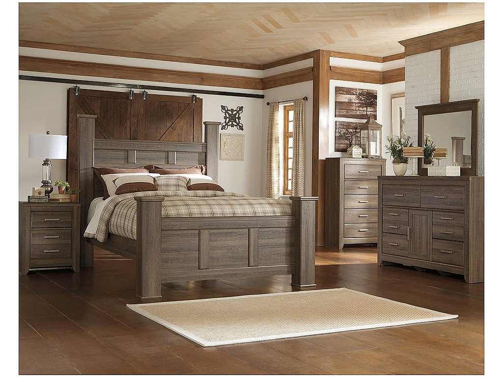 Juararo Queen Poster Bed - image 2