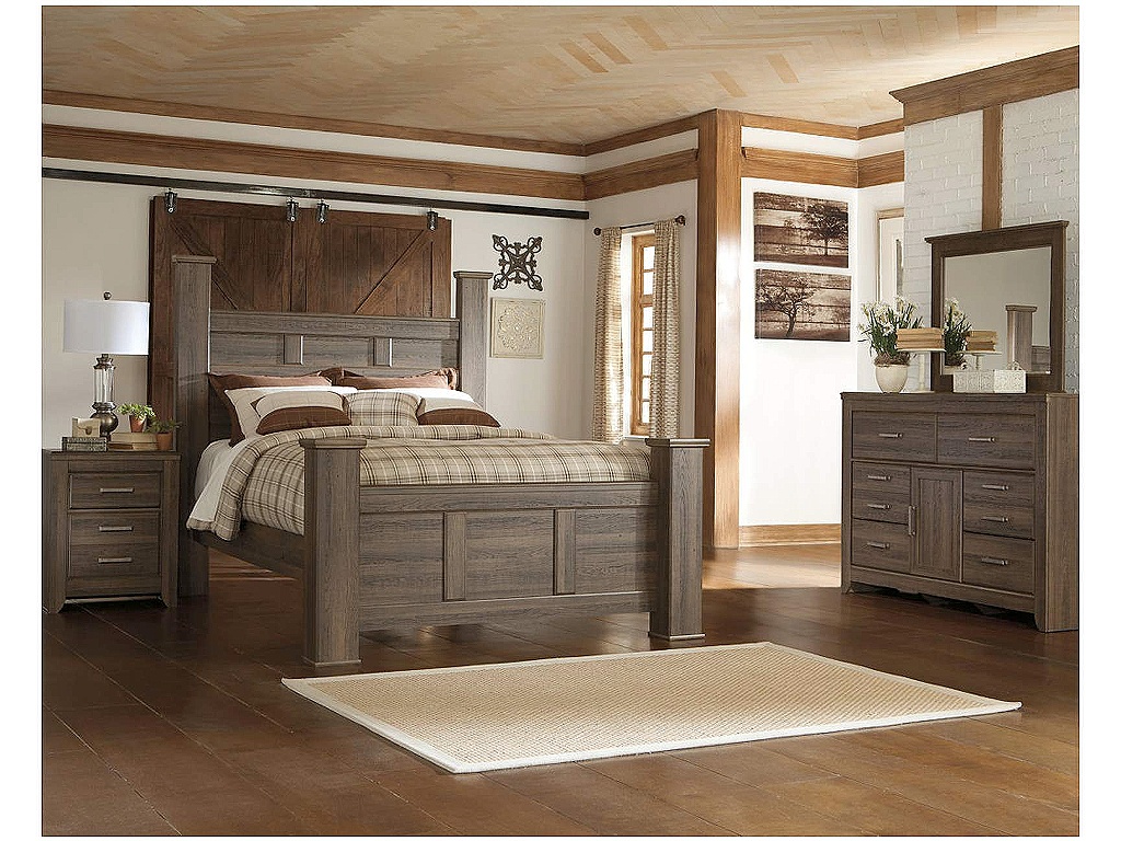 Juararo Queen Poster Bed, Dresser and Mirror - main image