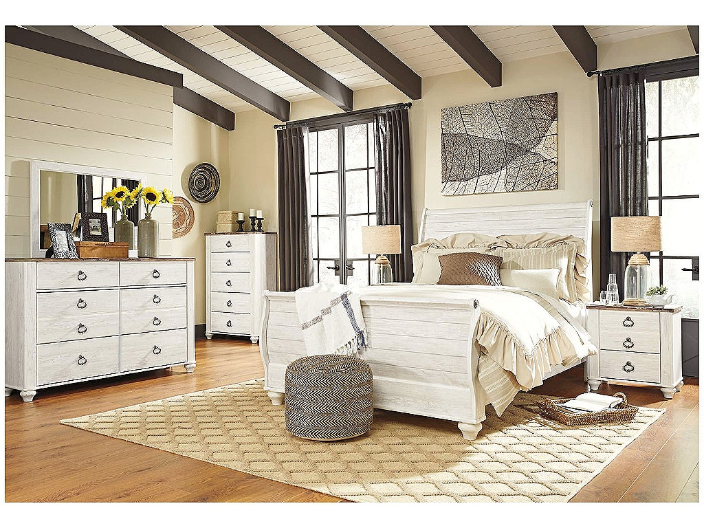 Willowton Queen Sleigh Bed, Dresser, Mirror, Chest and Nightstand - main image
