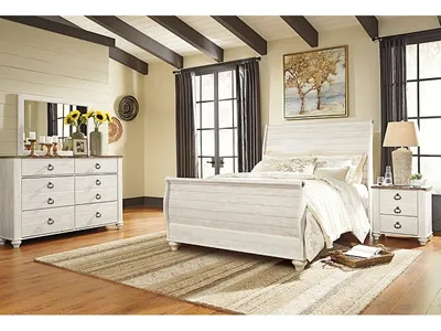 Willowton Queen Sleigh Bed with Mirrored Dresser and Nightstand