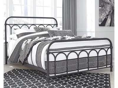 Nashburg Queen Metal Bed