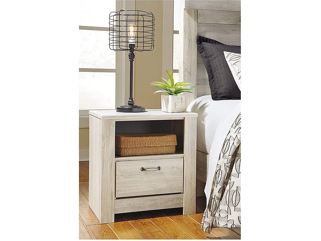 Bellaby Queen Crossbuck Panel Bed and 2 Nightstands - image 6