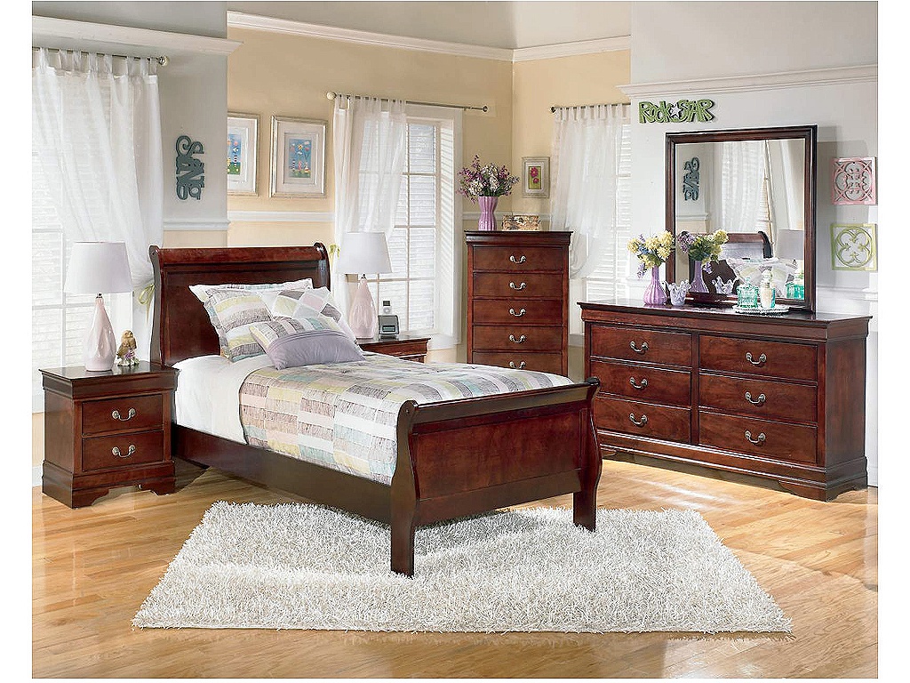 Alisdair Nightstand - image 7