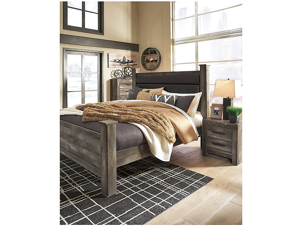 Wynnlow King Poster Bed - image 3