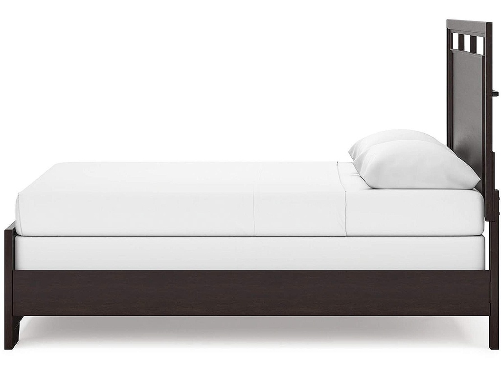 Covetown Queen Panel Bed, Dresser and Mirror - image 12