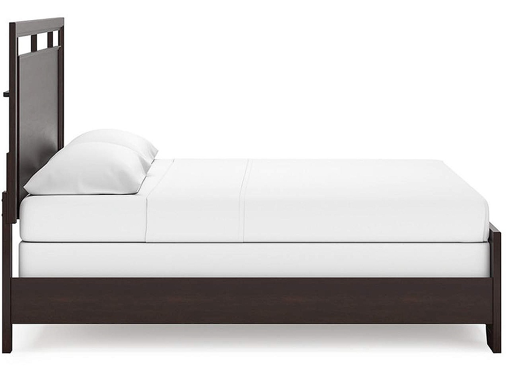Covetown King Panel Bed, Dresser and Mirror - image 16