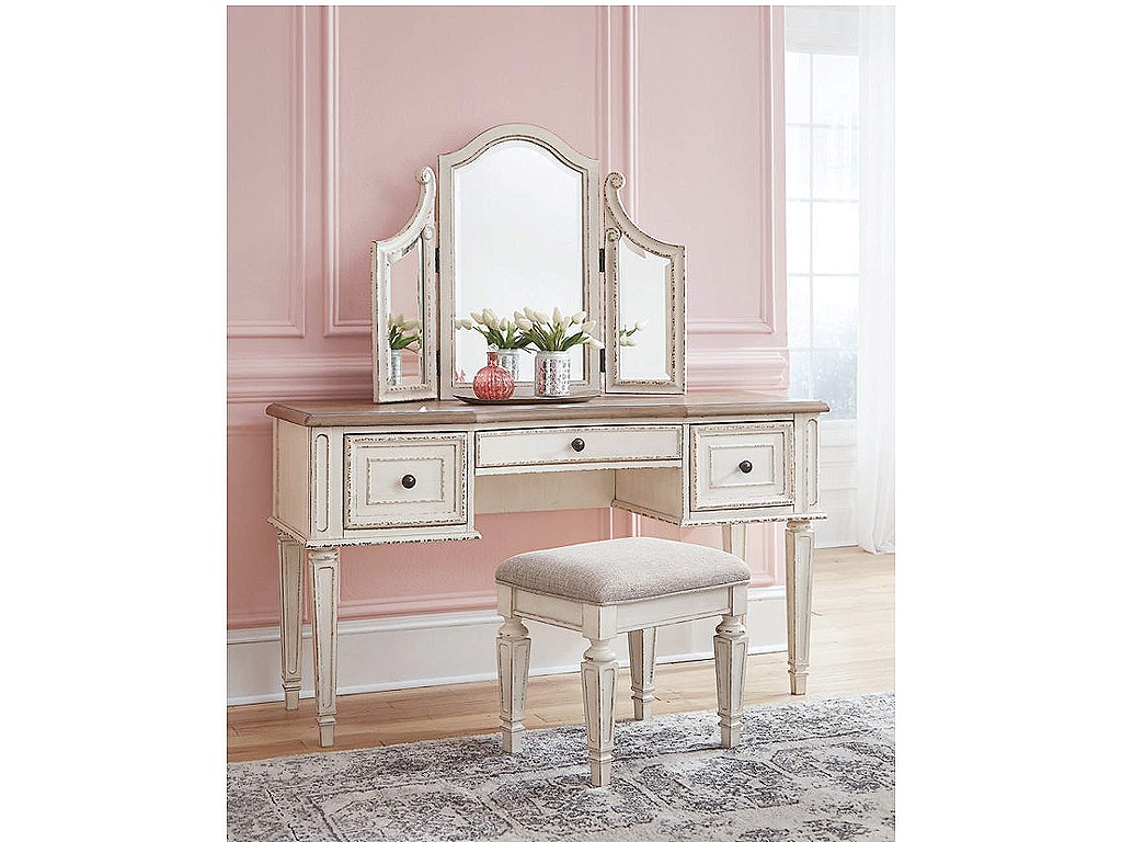 Realyn King Panel Bed, Dresser, Mirror, Chest, Vanity and Nightstand - image 17