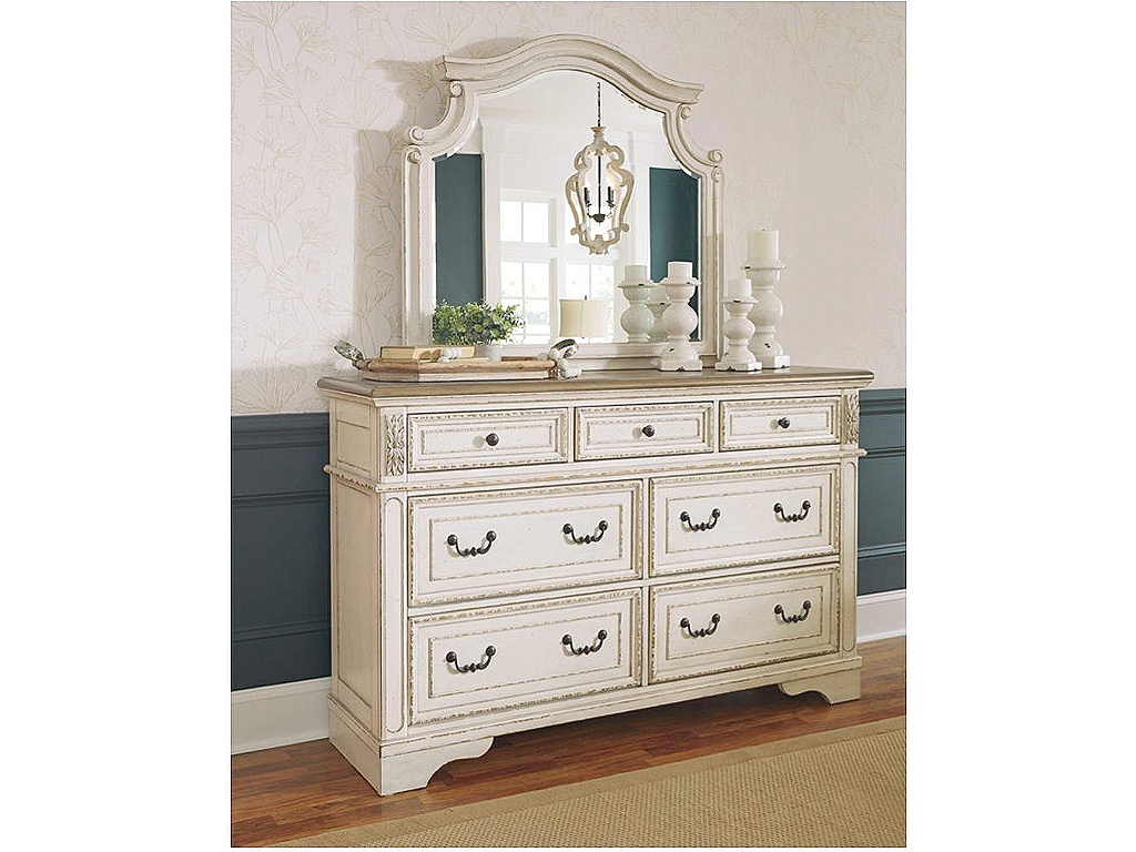 Realyn King Panel Bed, Dresser, Mirror, Chest, Vanity and Nightstand - image 14