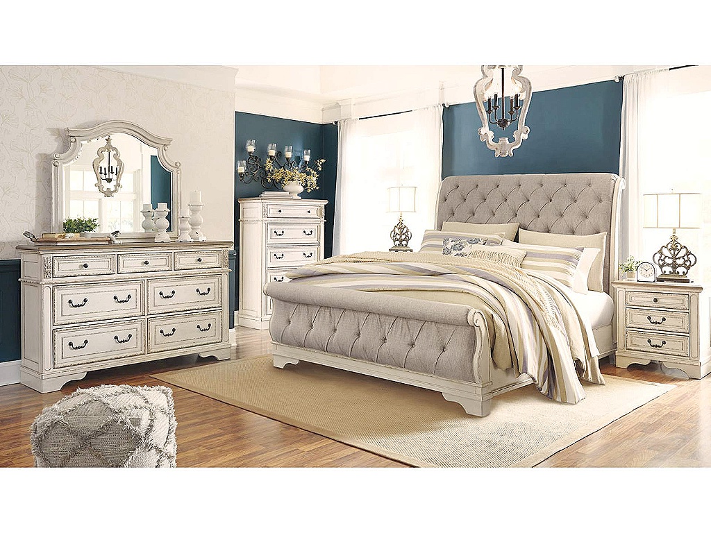 Realyn California King Sleigh Bed - image 8