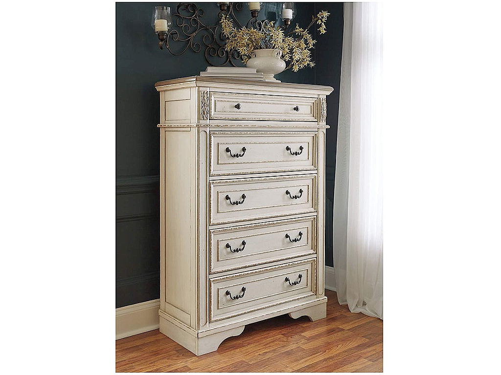 Realyn King Storage Bed, Dresser, Chest and 2 Nightstands - image 16