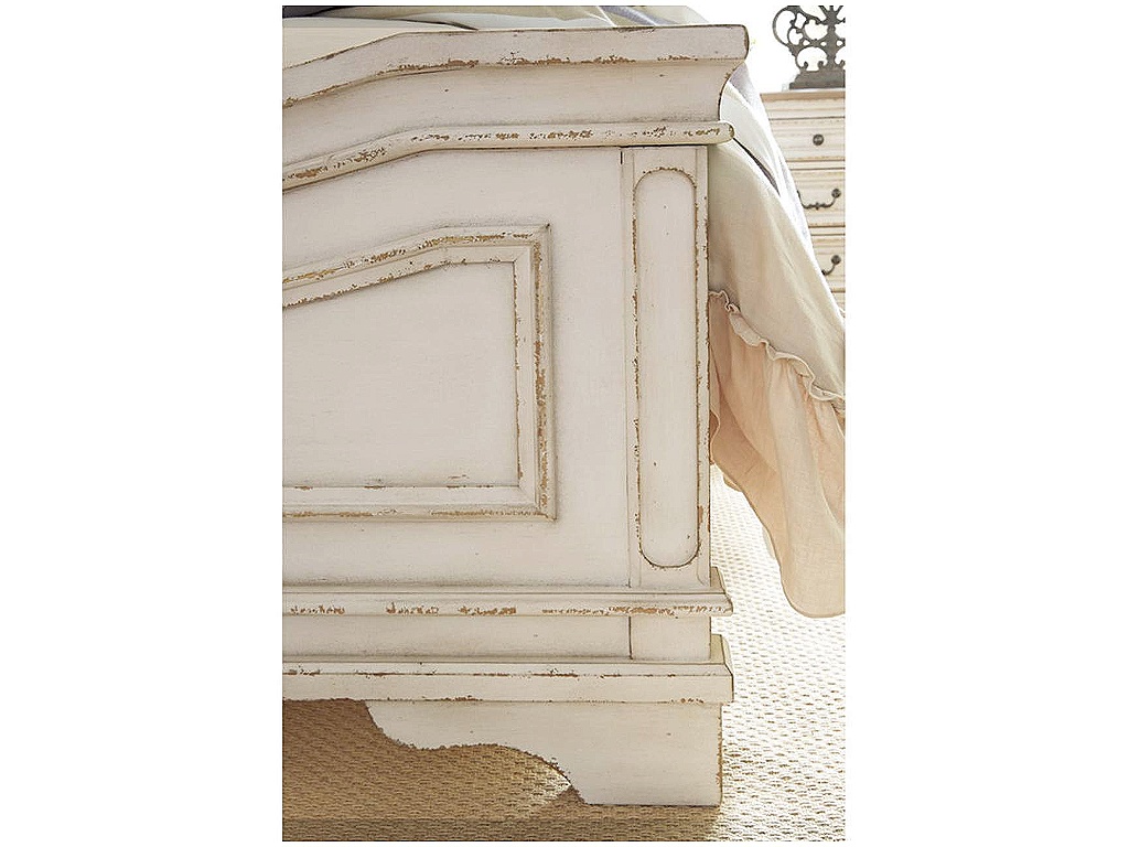 Realyn King Panel Bed, Dresser, Mirror, Chest, Vanity and Nightstand - image 21