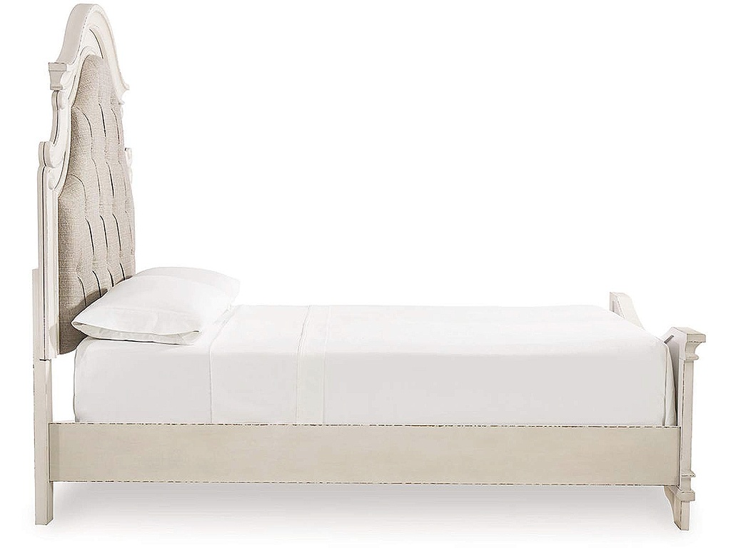 Realyn Queen Upholstered Panel Bed and 2 Nightstands - image 4