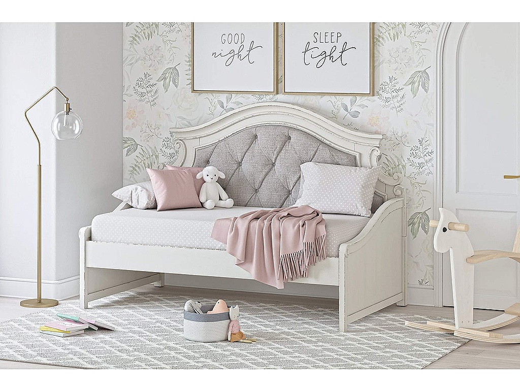 Realyn Twin Day Bed - image 1