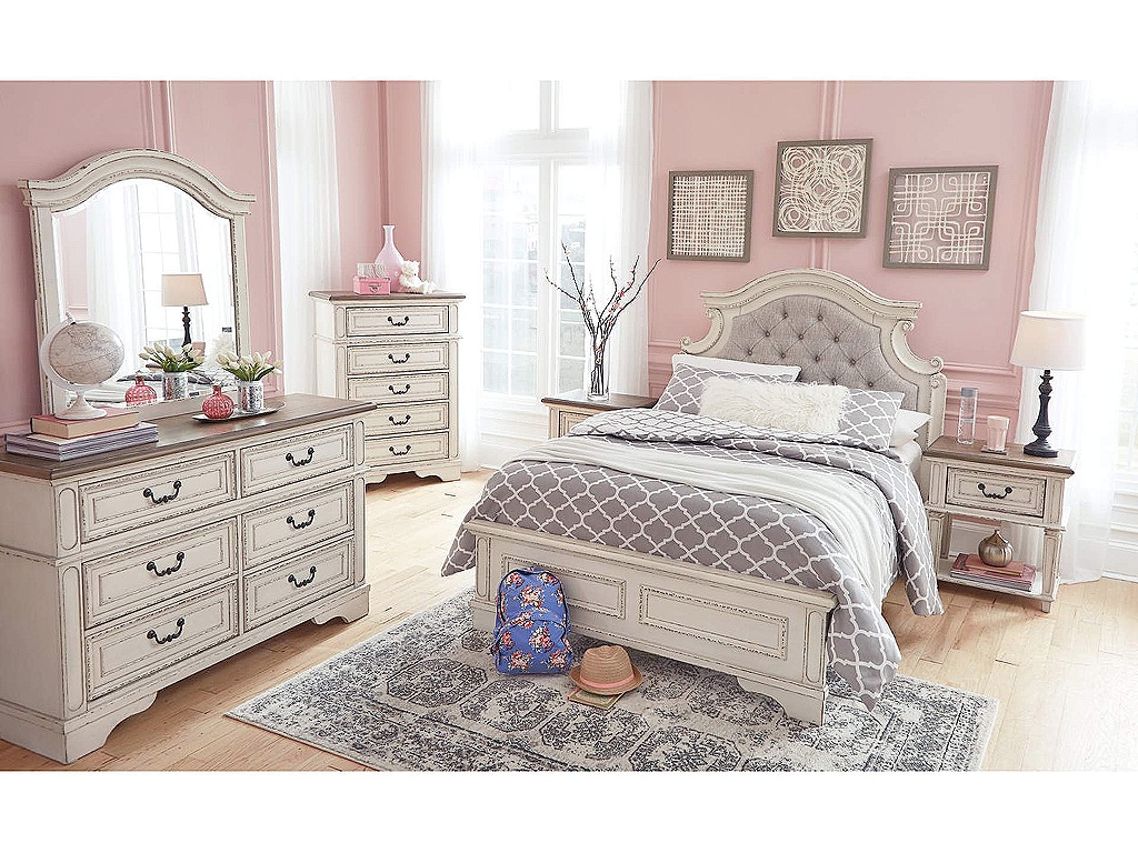 Realyn Full Panel Bed - image 6