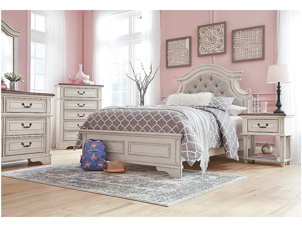 Realyn Full Panel Bed - image 9