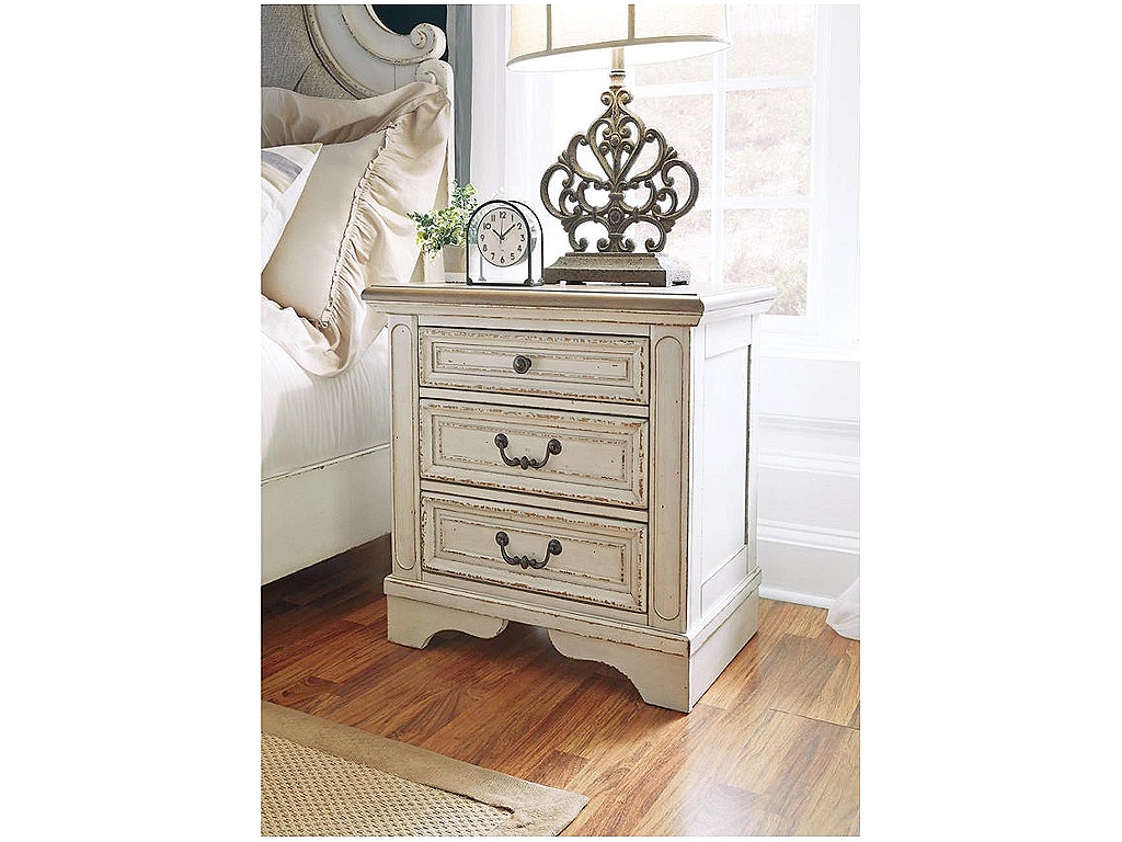 Realyn King Storage Bed, Dresser, Chest and 2 Nightstands - image 20