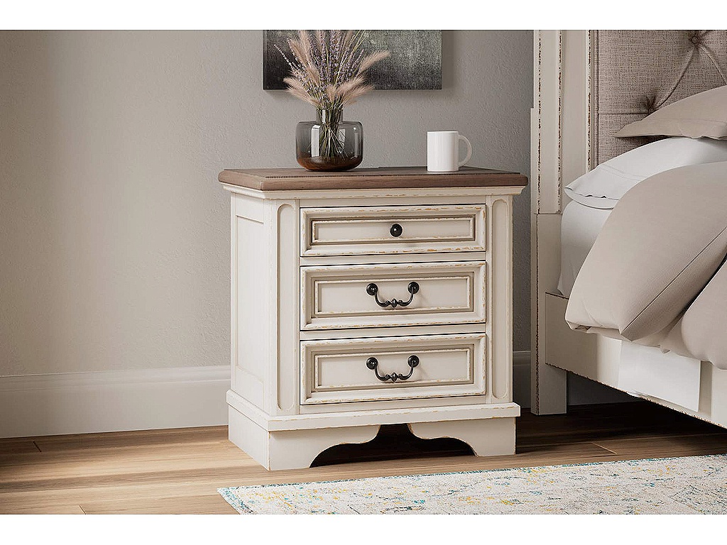 Realyn Queen Upholstered Panel Bed and 2 Nightstands - image 12