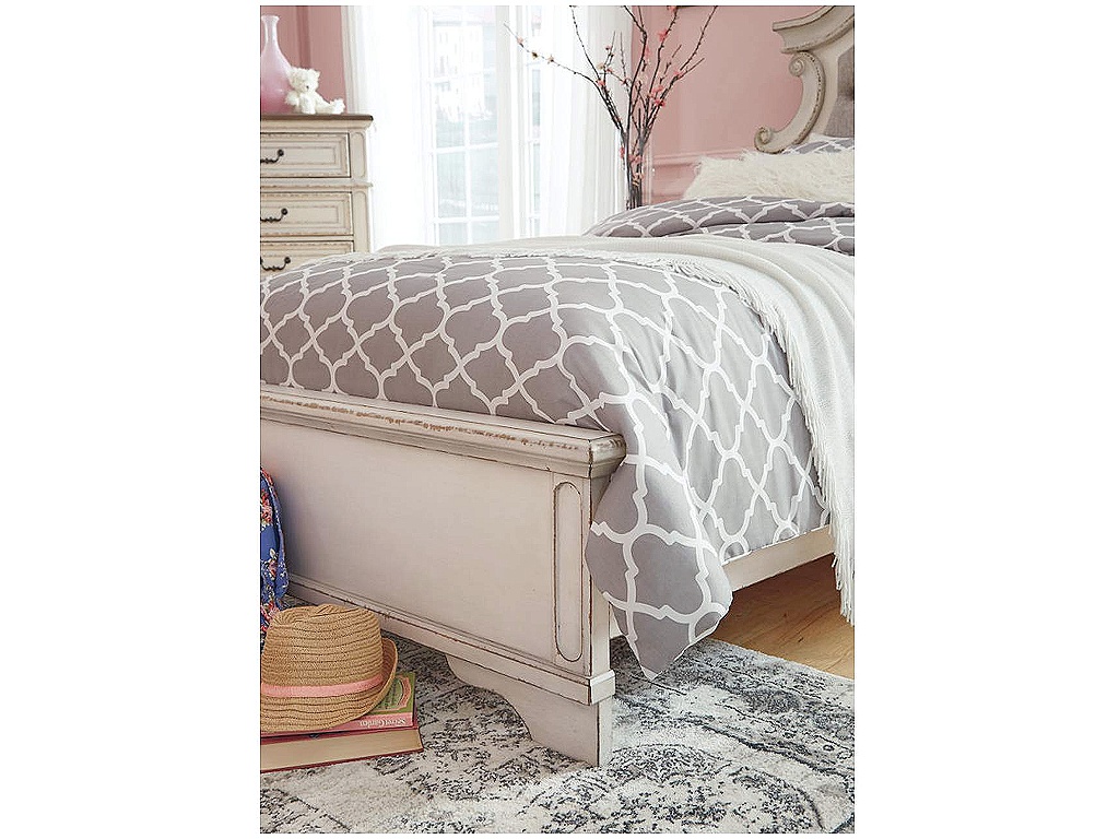 Realyn King Upholstered Panel Bed - image 4