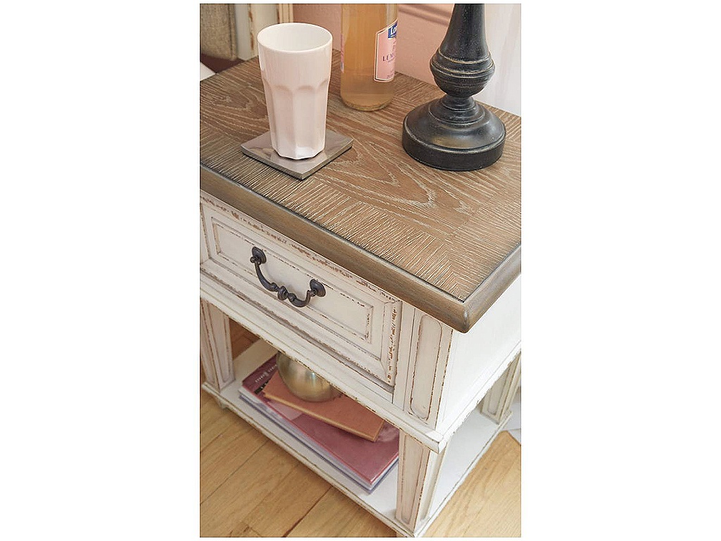 Realyn Nightstand - image 5