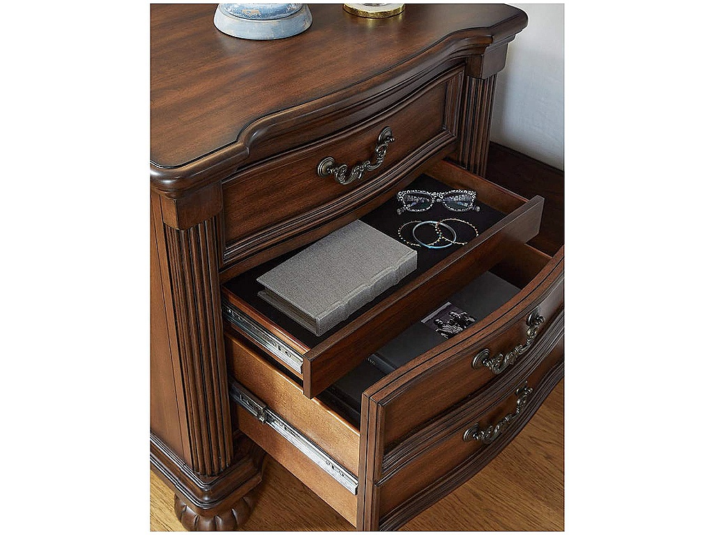 Lavinton Nightstand - image 6