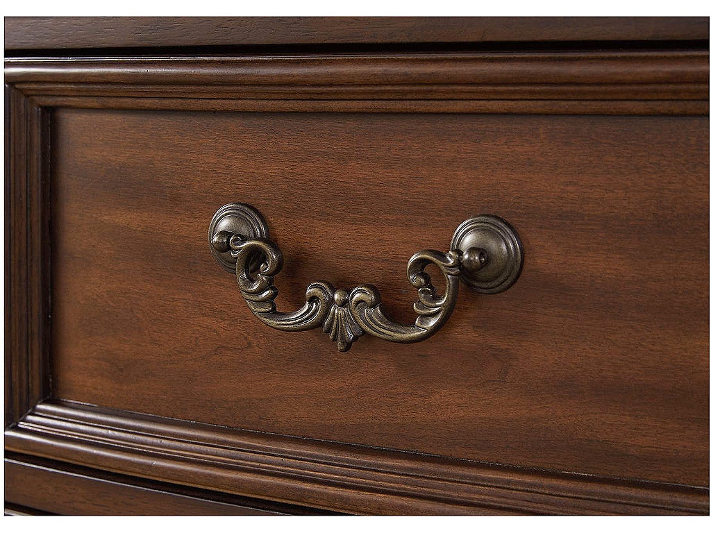 Lavinton Dresser and Mirror - image 4