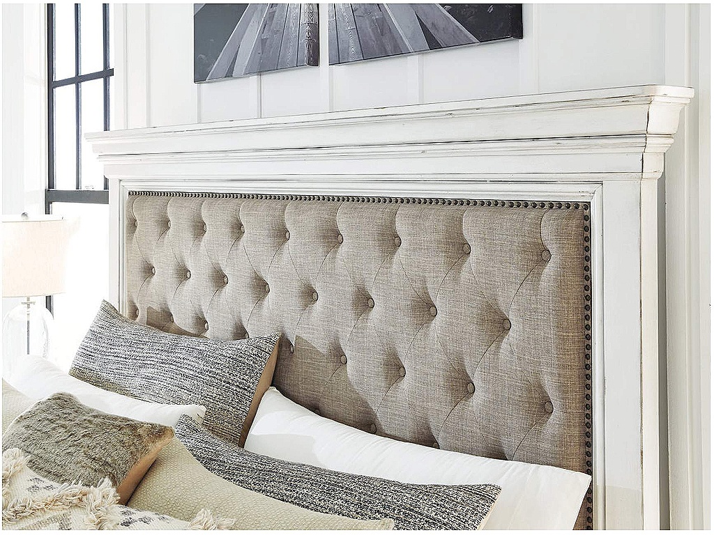 Kanwyn King Panel Bed - image 2