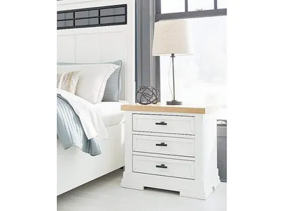 Ashbryn Nightstand