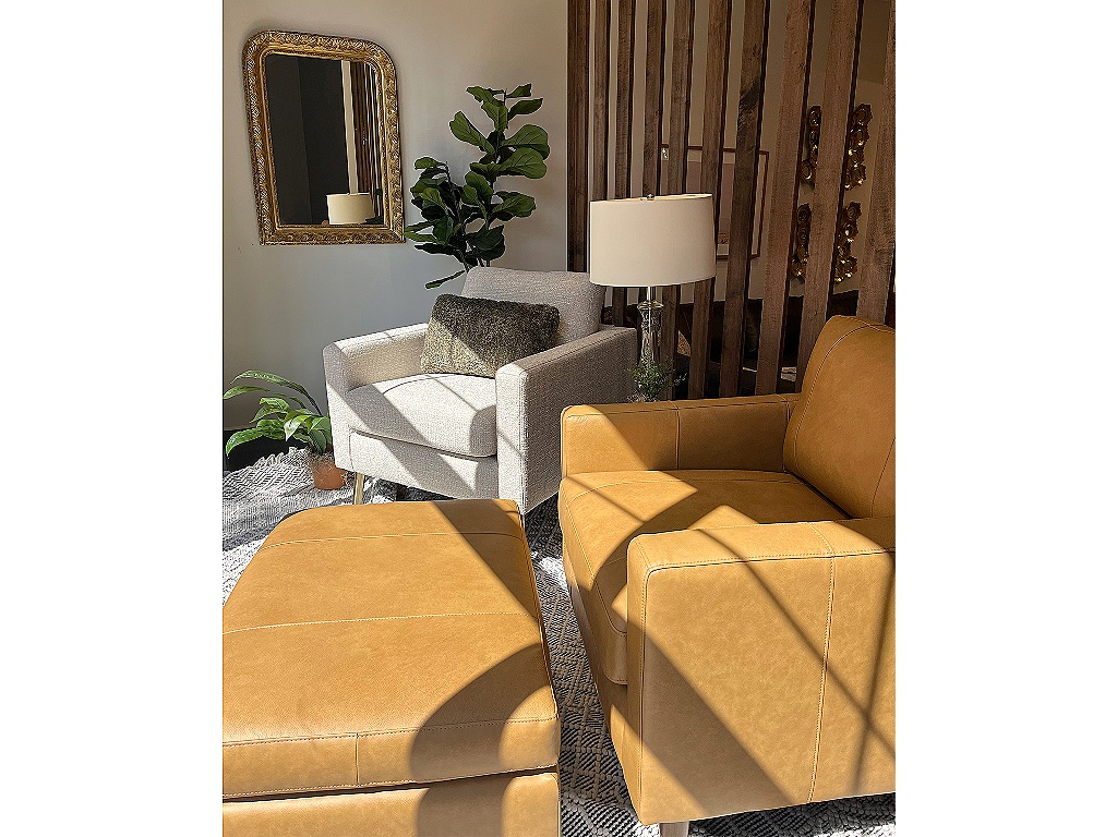 Trafton Club Chair - image 20