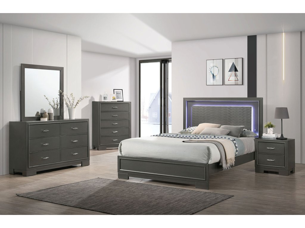 5 Pc. Queen Bedroom Set w/ Chest - main image