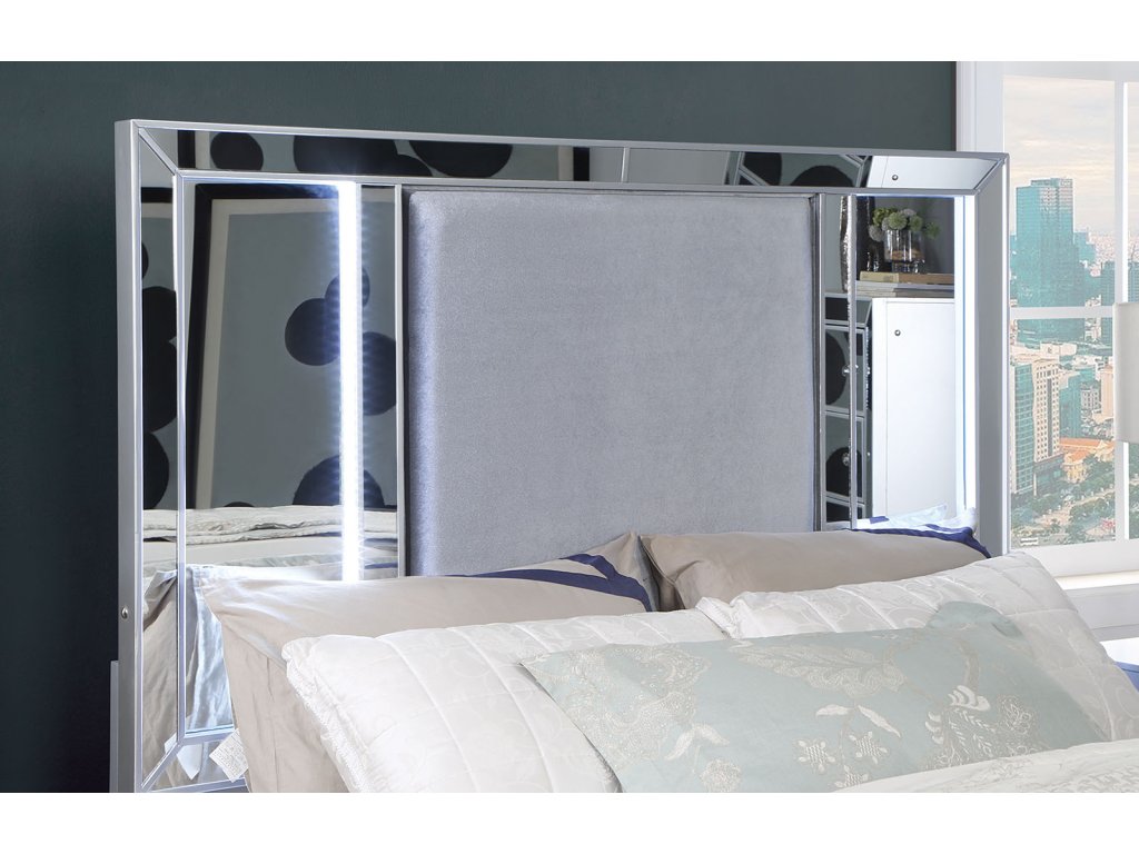 4 Pc. Queen Bedroom Set - image 2