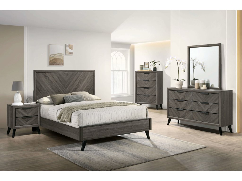 5 Pc. Queen Bedroom Set w/ Chest - main image