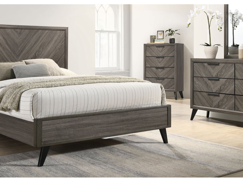 5 Pc. Queen Bedroom Set w/ Chest - image 1