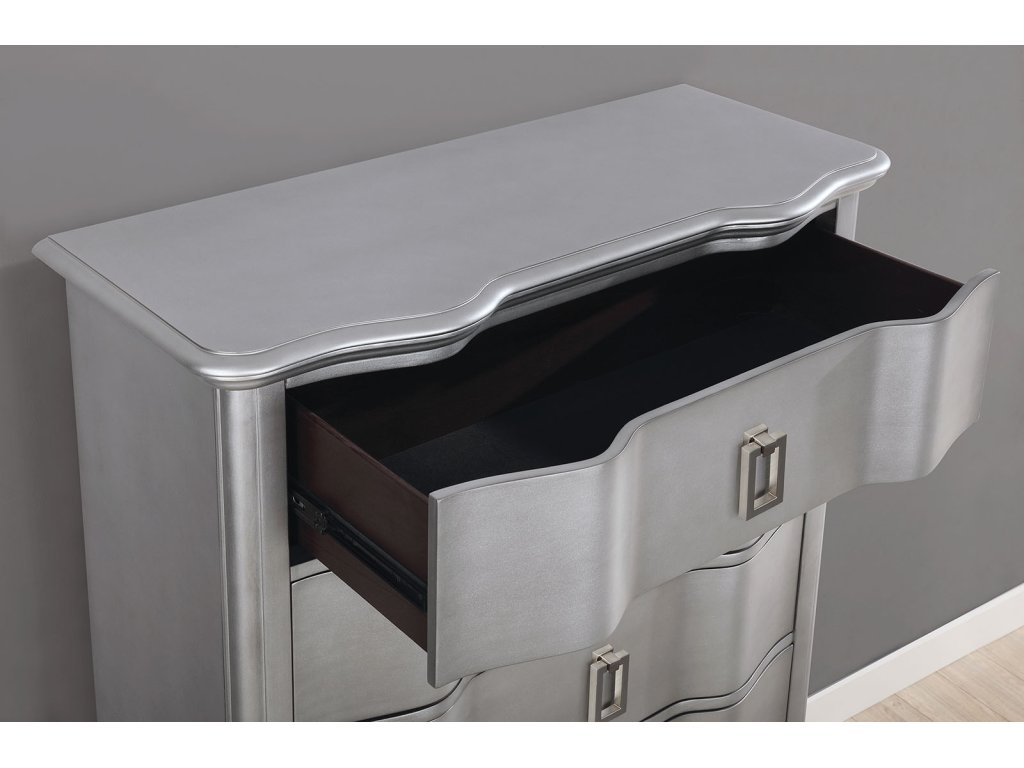 Queen Bed - image 5