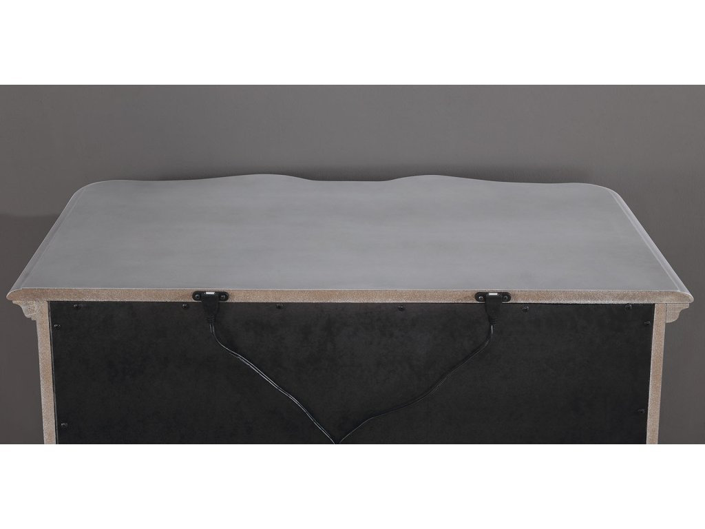 Queen Bed - image 6