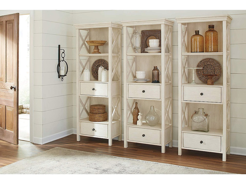 Bolanburg Display Cabinet - image 11
