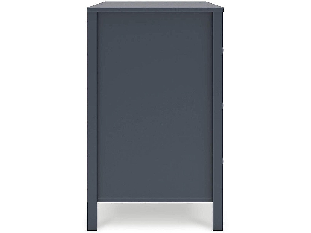 Simmenfort Dresser - image 7